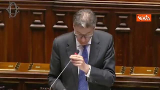 Giorgetti: «Non risultano essere pervenuti versamenti da banche per l'imposta su extraprofitti»