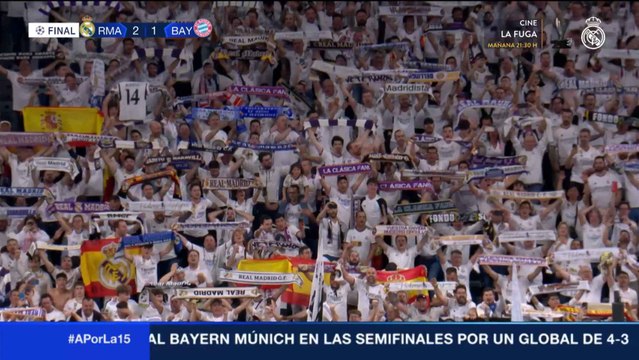 Los jugadores y la afición del Santiago Bernabéu cantan el himno del Real Madrid tras pasar a la final de la Champions League