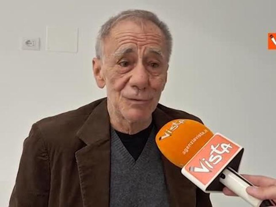 Roberto Vecchioni alla festa dell'Europa: "È il denominatore comune in un mondo destinato a cambiare"