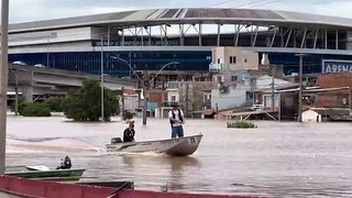 Porto Alegre suspende resgates com barcos por causa do tempo