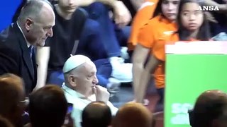 L'arrivo di Papa Francesco agli Stati Generali della Natalita'