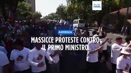 Armenia, massicce proteste contro il premier Pashinyan per un accordo con l'Azerbaijan