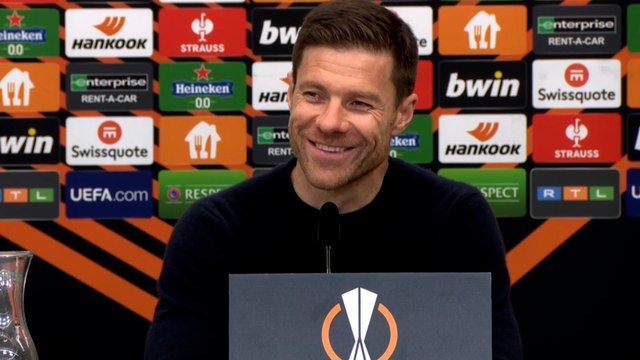 Xabi Alonso menta a Ancelotti en la remontada del Bayer Leverkusen