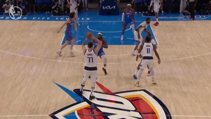 Скачать видео: Doncic dazzles with double lob assists