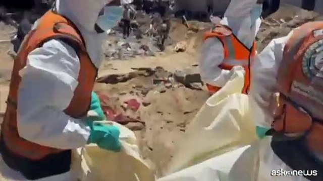 Scoperta nuova fossa comune nell'ospedale al Shifa: trovati 49 corpi