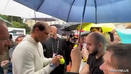 Bagno di folla e di pioggia per Nadal in Piazza del Popolo