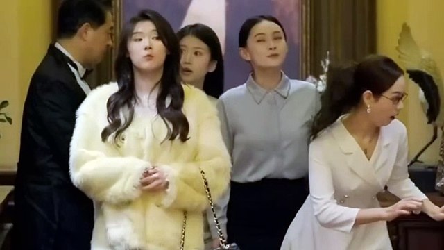 【ENG SUB】The CEO's sister hid her identity and entered the company, but she was insulted by leader!