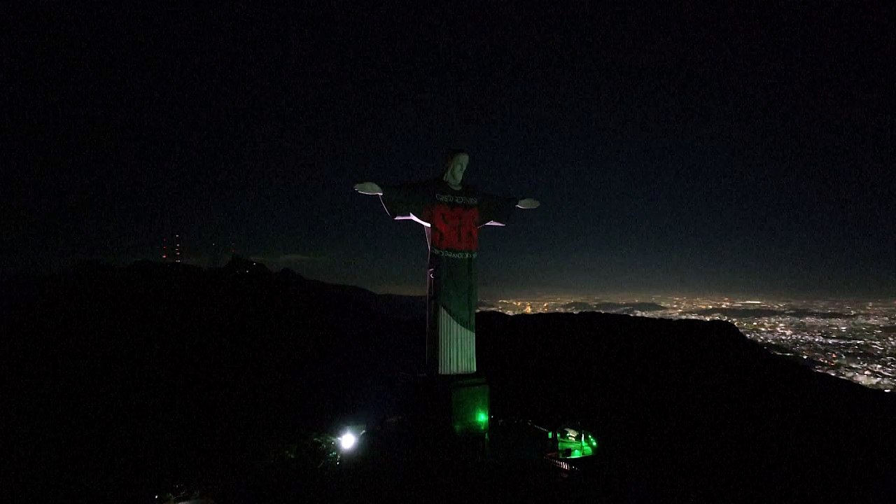Rio's iconic statue illuminated for Brazil's flood victims
