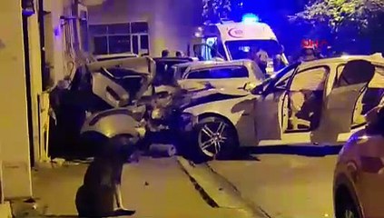 Polisten kaçan otomobil ortalığı savaş alanına çevirdi