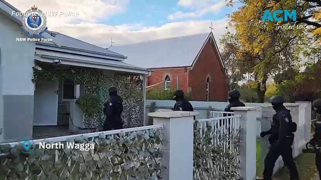 Strike Force Gride raid Wagga home, arrest men in drug investigation | The Daily Advertiser