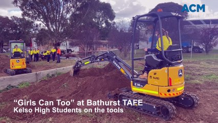 Participants in the “Girls Can Too” program at Bathurst TAFE.