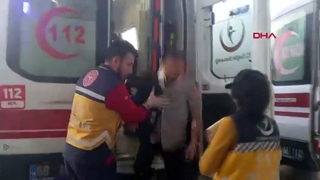 İşçi servis minibüsüyle otomobil çarpıştı: Çok sayıda yaralı var