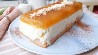 Tarta de compota y crema de queso con sobaos, postre típico de la abuela vasca