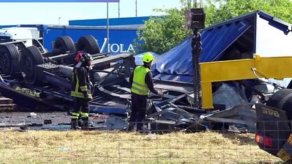 Incidente mortale in area di servizio A21, in corso rimozione mezzi