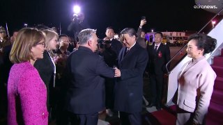فيديو: رئيس وزراء المجر أوربان يستقبل الرئيس الصيني شي في آخر محطة بجولته الأوروبية