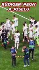 Rüdiger 'pega' a Joselu durante la celebración del Real Madrid