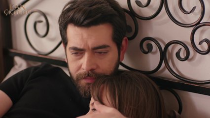 Kan Çiçekleri 313. Bölüm - Günaydın Öpücüğü