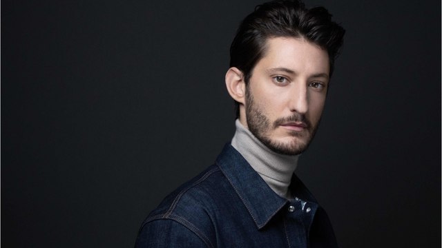 VOICI - J’étais le souffre-douleur : Pierre Niney révèle avoir été persécuté sur l'un de ses premiers tournages