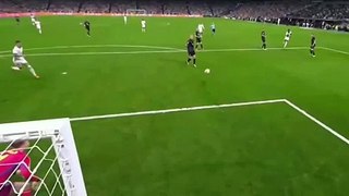 Cantada monumental de Manuel Neuer, que le da el empate al Real Madrid