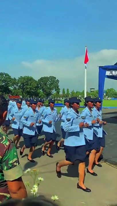 Prajurit TNI AU Peragaan