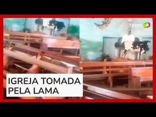 Boi se refugia em igreja durante enchentes no Rio Grande do Sul