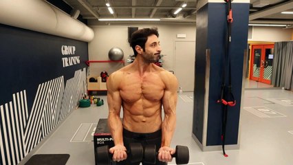 Close grip biceps curl Dm