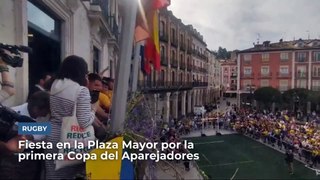 Fiesta en la Plaza Mayor de Burgos por la Copa del Rey del Aparejadores