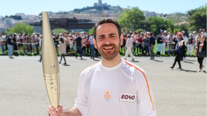 Voici - "Je suis en pression" : Camille Combal, porteur de la flamme olympique, dévoile sa plus grosse angoisse