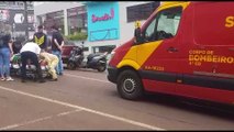 Motociclista fica ferida após bater na traseira de Corsa no Centro