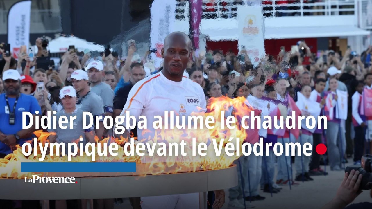 Didier Drogba allume le chaudron olympique devant le Vélodrome
