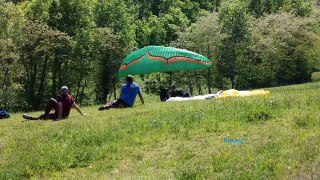 Atterrissage d'un parapente