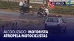 Motorista alcoolizado perde controle de carro e bate em duas motos em Patos de Minas