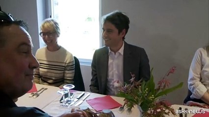 Il premier francese Attal a pranzo in una creperie bretone