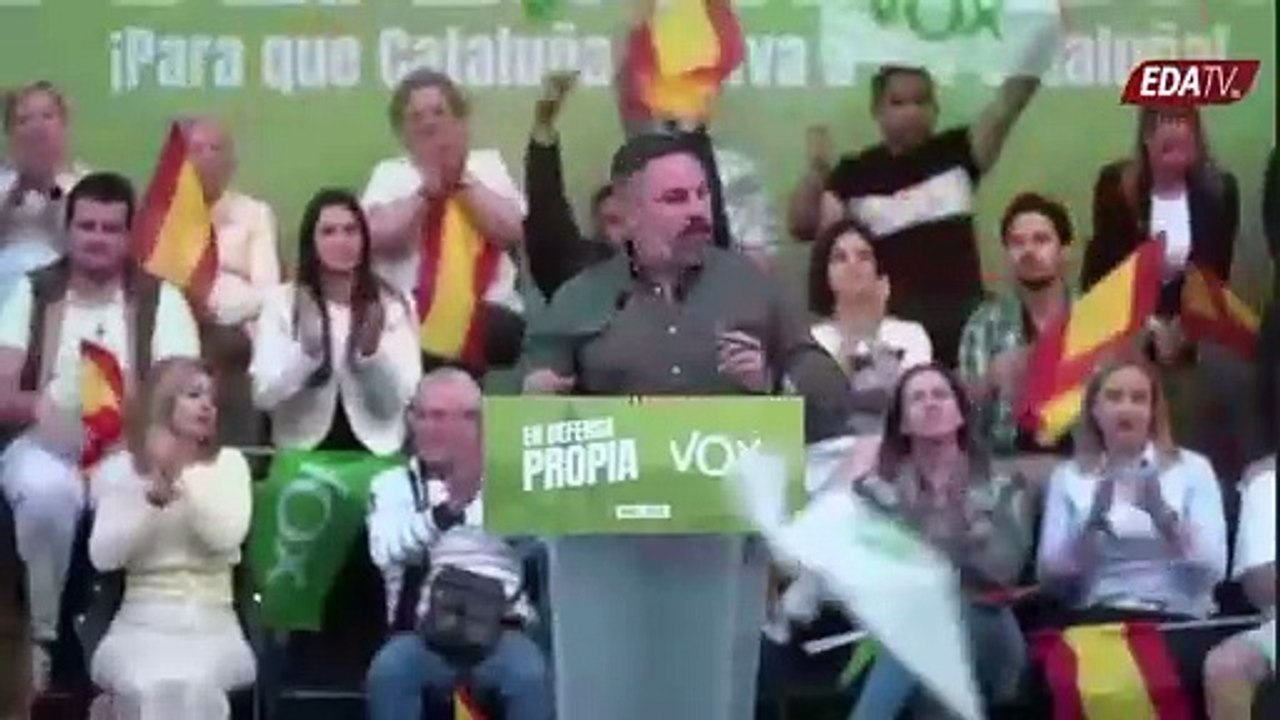Una "chusma totalitaria" la lía en el mitin de Vox en Reus