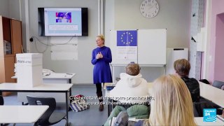 Jóvenes alemanes aprenden sobre las elecciones europeas antes de votar por primera vez