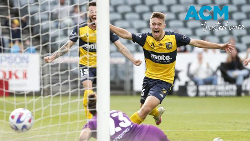 Central Coast manager Mark Jackson expects his side's A-League Men semi-final to go down to the wire. Video via AAP.