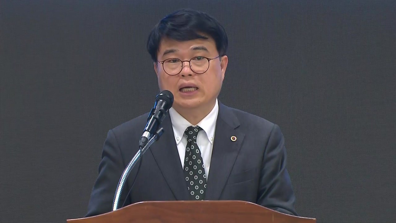 의협 "尹 대통령 백지화 결단 촉구...관료들, 이권 위해 속여" / YTN