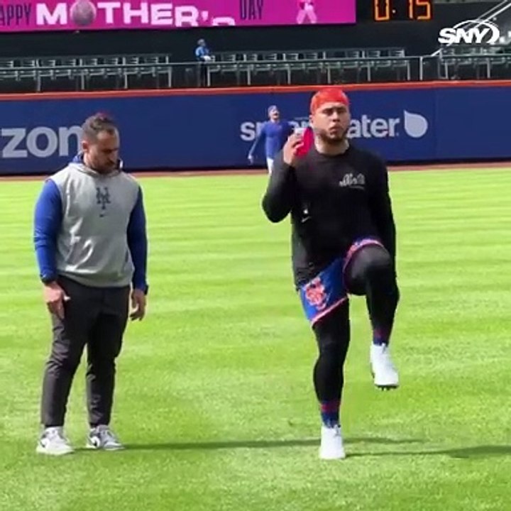 ¡Francisco Álvarez haciendo trabajo de acondicionamiento, antes del juego Mets vs Bravos!