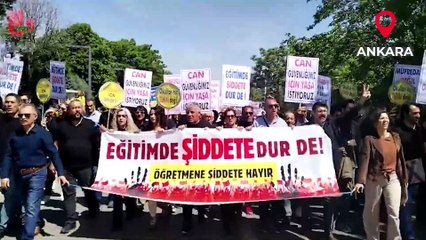 Öğretmenler, görev başında hayatını kaybeden meslektaşları için iş bıraktı