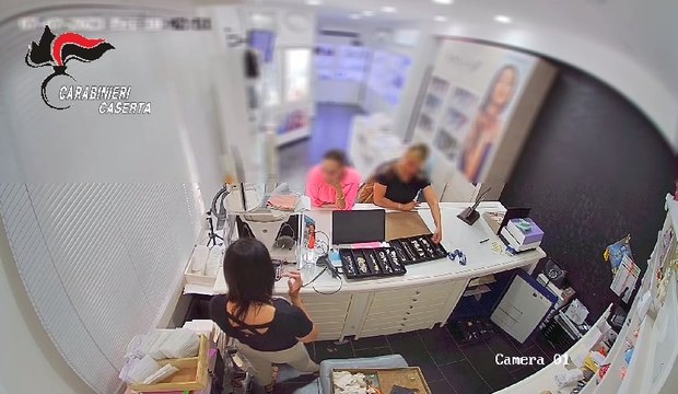 Furto in gioielleria nel Casertano: nei guai madre e figlia (10.05.24)