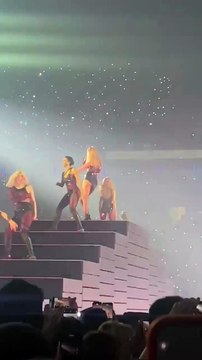 The Eras Tour : J'ai assisté à la première date de Taylor Swift à La Défense Arena de Paris, le 9 mai 2024. Vidéo de sa performance sur Ready for it ?
