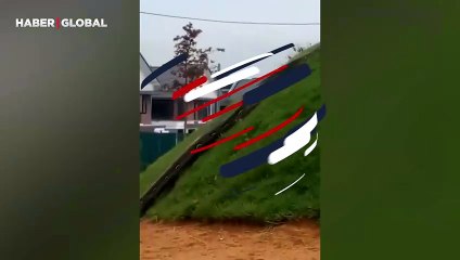 Villanın arka bahçesinde görülen anakonda dehşete düşürdü