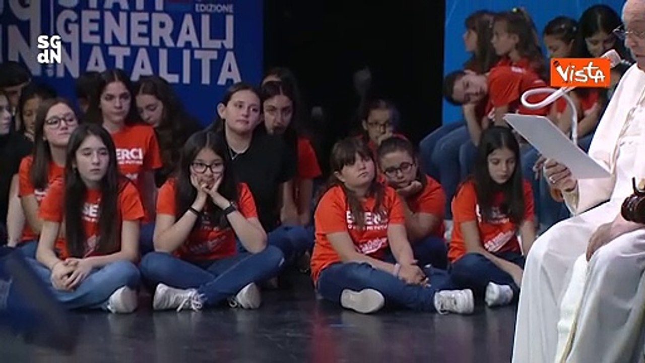 Papa Francesco: "Una madre non deve scegliere tra lavoro e figli"