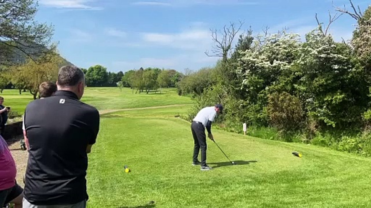 phil thompson tees off