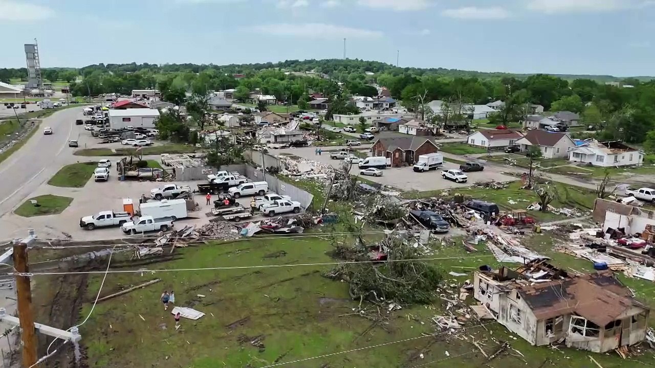 Al menos un muerto y un desaparecido tras el paso de un tornado en Barnsdall, Oklahoma