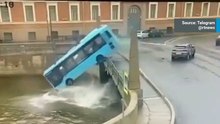 Video: Bus met meer dan 20 passagiers stort in rivier in Sint-Petersburg