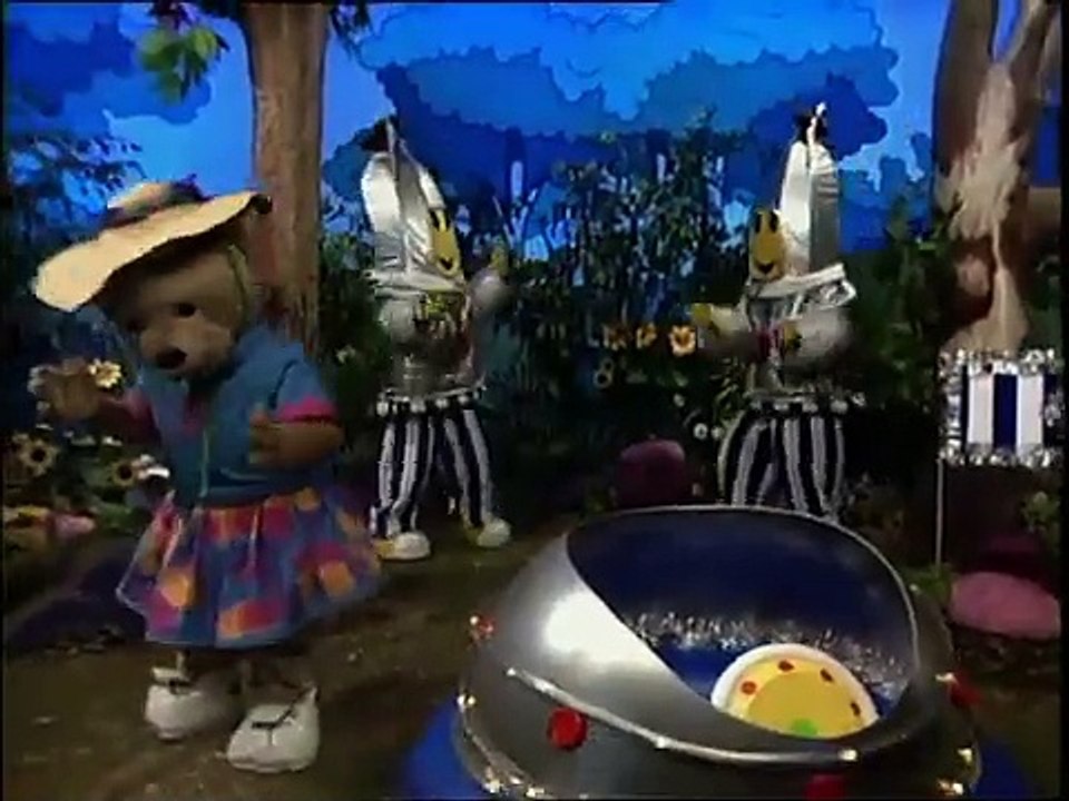Bananas in Pyjamas - Ep. 129 - Space Bananas (2004)