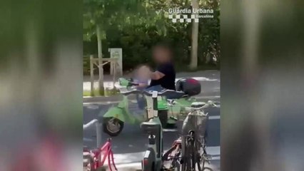 Detenido un hombre por circular en moto sin casco y con una menor conduciendo el vehículo