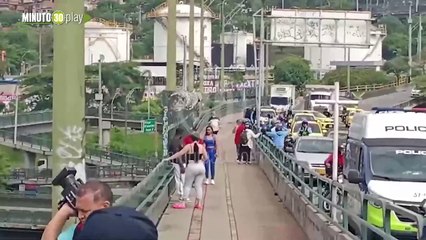 Lamentable Cuerpo desnudo fue avistado en el río Medellín por el Puente de la Madre Laura