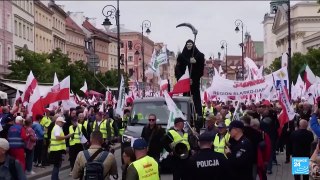 Polish farmers march in Warsaw against EU climate policies and the country's pro-EU leader